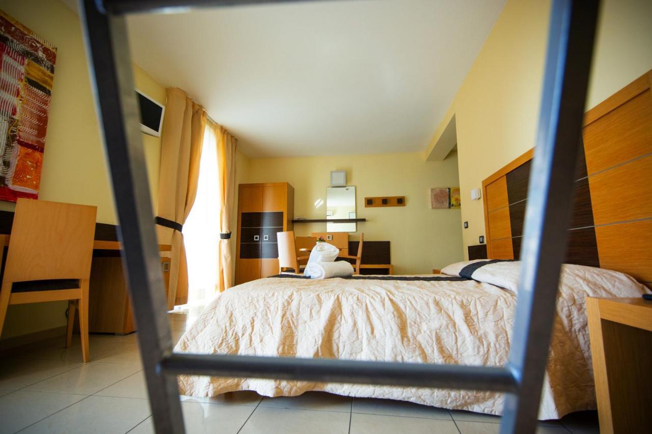 Ticho'S Greenblu Hotel Castellaneta Marina Luaran gambar