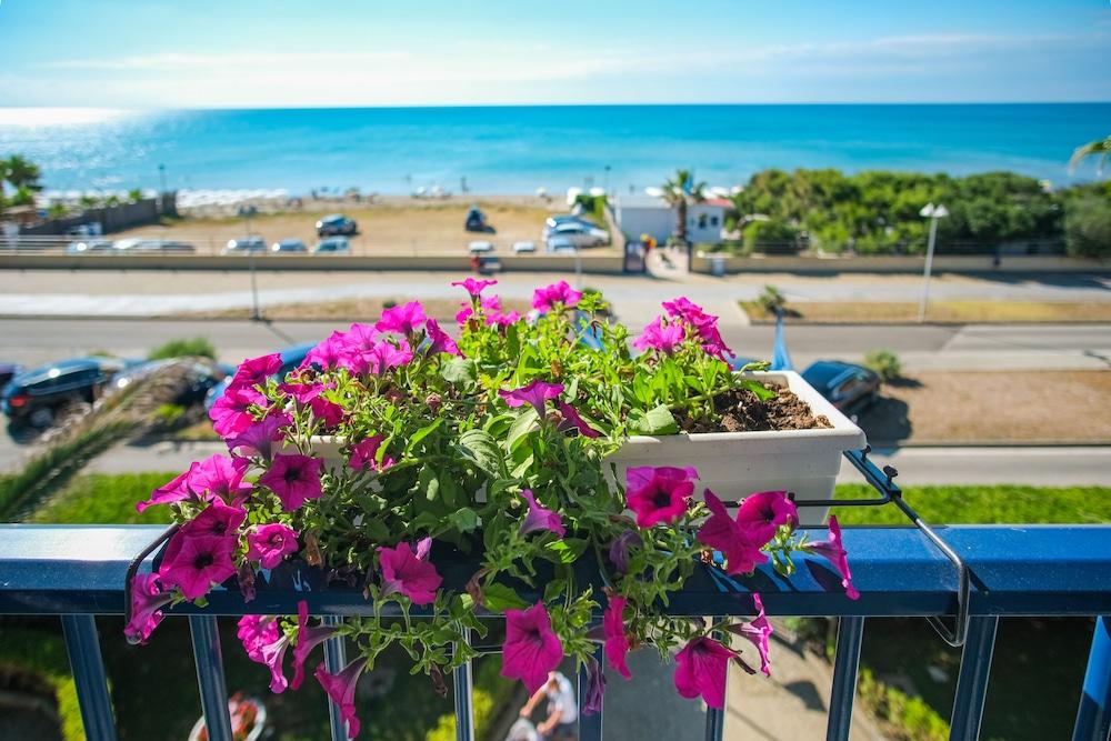 Ticho'S Greenblu Hotel Castellaneta Marina Luaran gambar