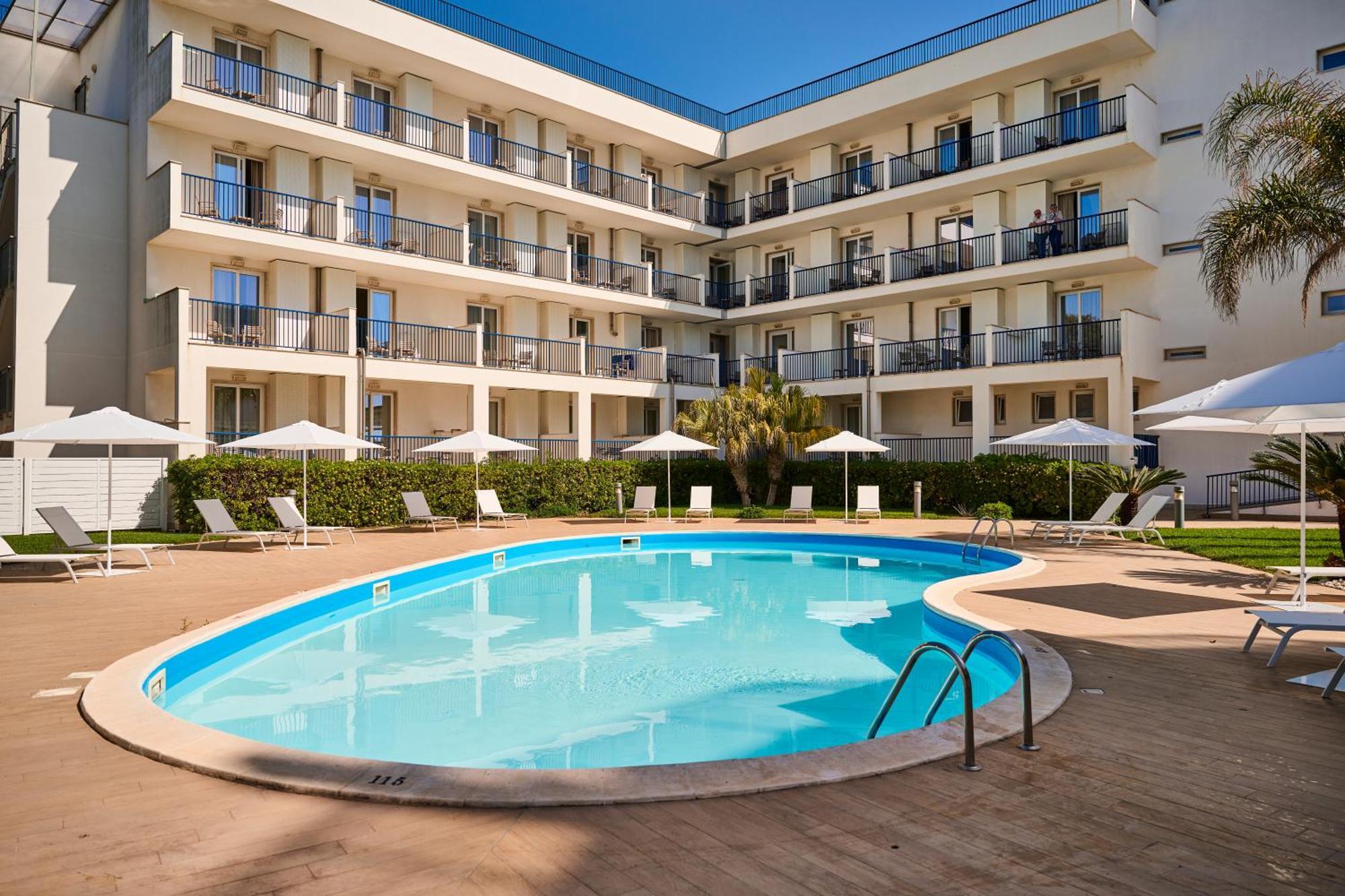 Ticho'S Greenblu Hotel Castellaneta Marina Luaran gambar